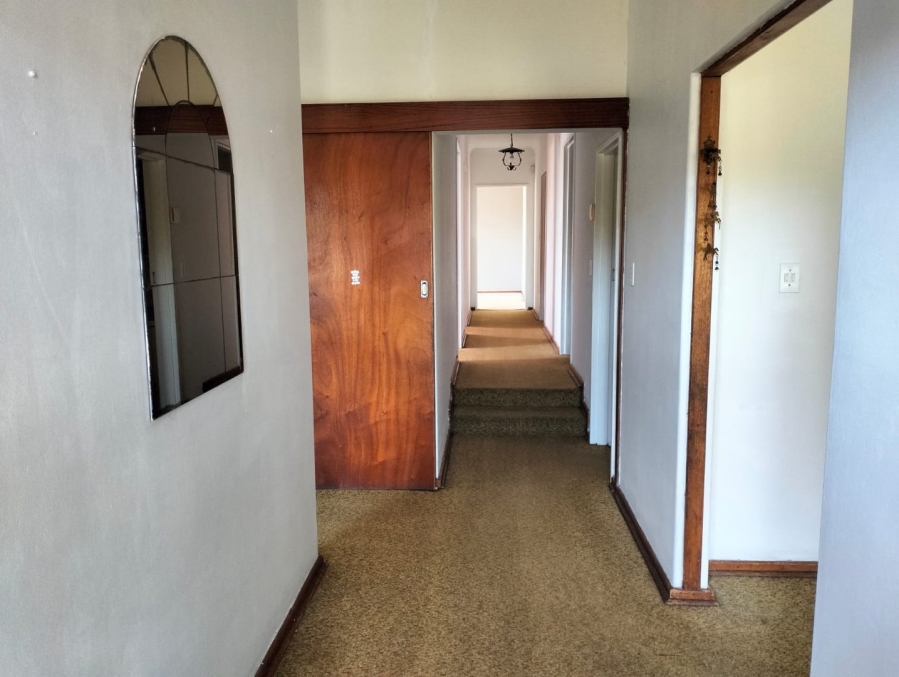 5 Bedroom Property for Sale in Sunnyridge Eastern Cape